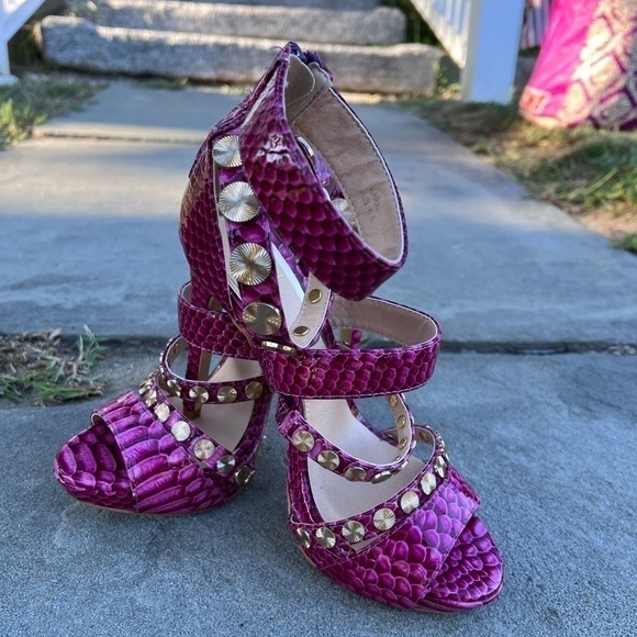 𝅺scene “Kara” fuchsia size 6.5 Heels (shoe dazzle) - Picture 2 of 10